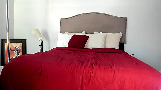 Snapshot of yiauana chatting on 09.19.25 yiauana online show from 09.19.25