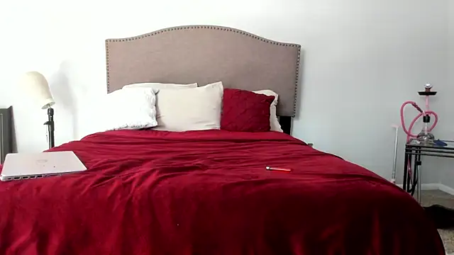 Snapshot of yiauana chatting on 09.20.25 yiauana online show from 09.20.25