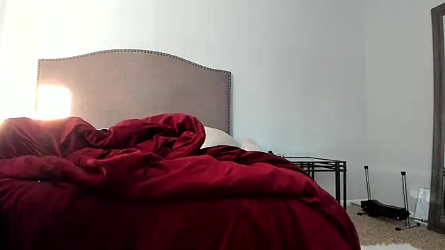 Snapshot of yiauana chatting on 09.27.25 yiauana online show from 09.27.25