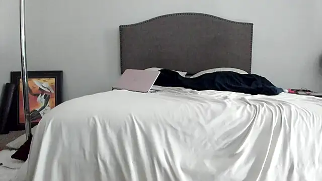 Snapshot of yiauana chatting on 10.03.25 yiauana online show from 10.03.25