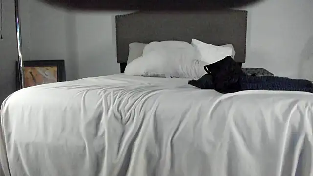 Snapshot of yiauana chatting on 10.05.25 yiauana online show from 10.05.25