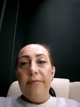 AvaLloyd online show from 02.18.25