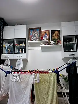 AvaLloyd online show from 03.02.25