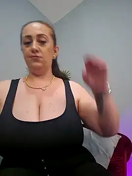 AvaLloyd online show from 03.12.25