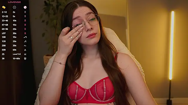 Snapshot of Ester_Hill chatting on 02.14.26 Ester Hill online show from 02.14.26