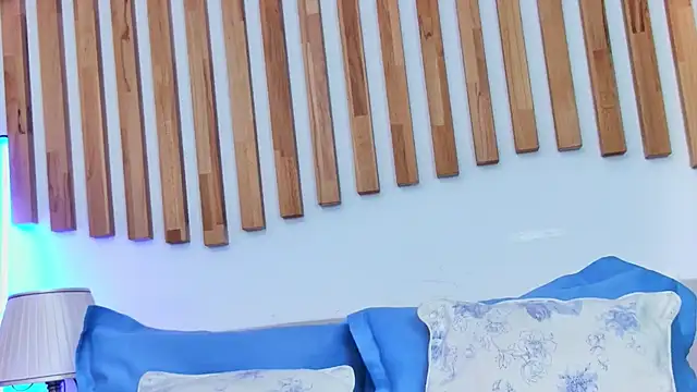 EmilyColle  online show from 11.24.25