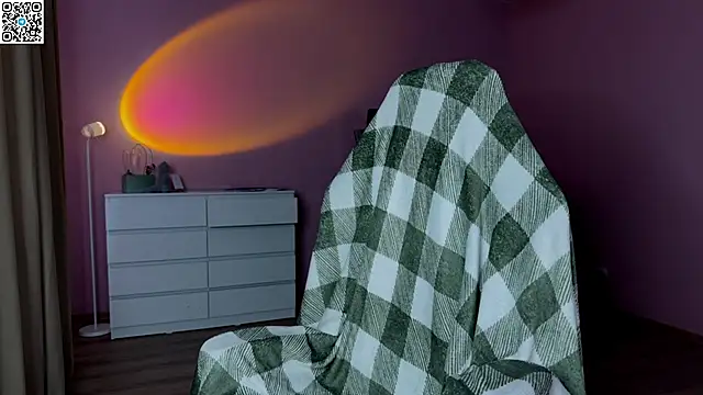 Snapshot of Ameliia_castro chatting on 11.12.25 Ameliia castro online show from 11.12.25