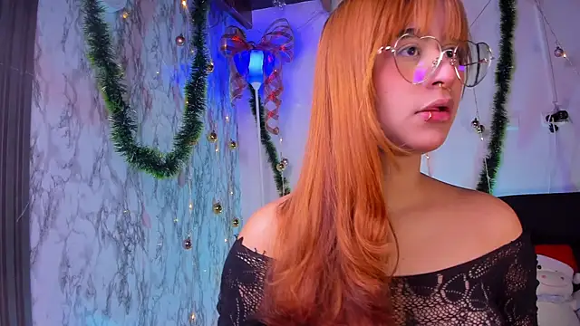 chloe blue online show from 12.15.25