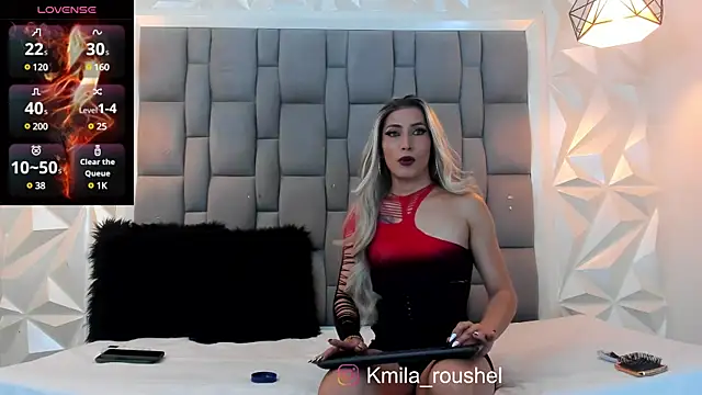 Snapshot of kamila_twink_sexy chatting on 12.14.24 kamila twink sexy online show from 12.14.24