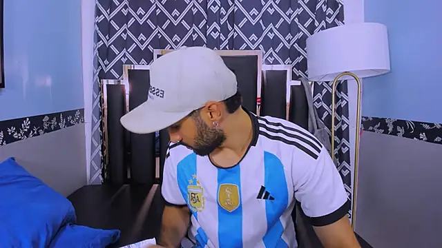 MilanZaire online show from 10.23.25