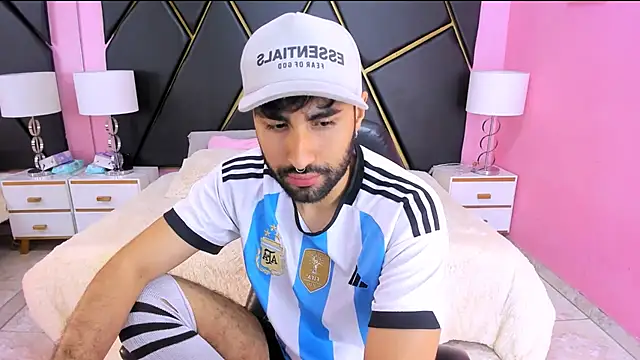 MilanZaire online show from 10.25.25