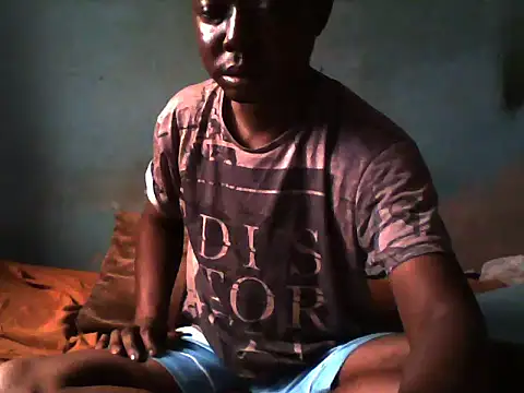 Snapshot of little__joy chatting on 12.19.25 little joy online show from 12.19.25