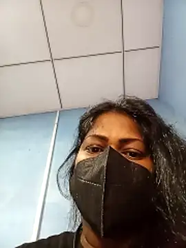 Snapshot of DISNI1997 chatting on 12.01.25 DISNI1997 online show from 12.01.25