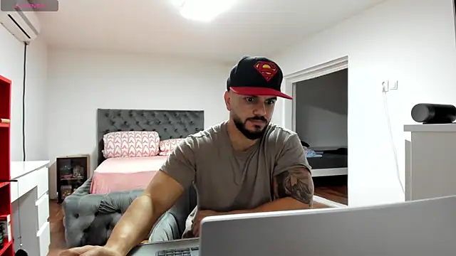 supermanboy94 online show from 11.11.25