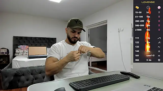 Snapshot of supermanboy94 chatting on 02.02.26 supermanboy94 online show from 02.02.26