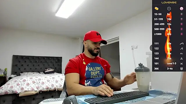 Snapshot of supermanboy94 chatting on 02.11.26 supermanboy94 online show from 02.11.26