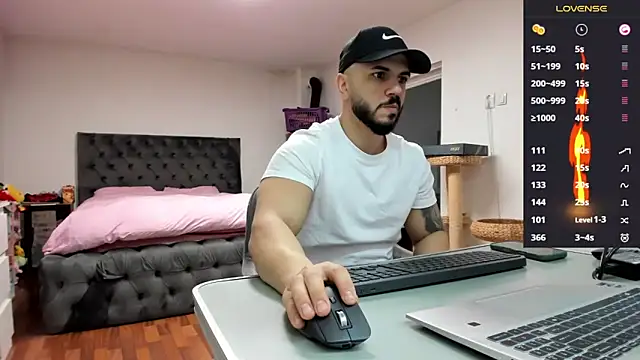 Snapshot of supermanboy94 chatting on 03.02.26 supermanboy94 online show from 03.02.26