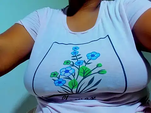 Snapshot of Kika_teem chatting on 07.24.26 Kika teem online show from 07.24.26