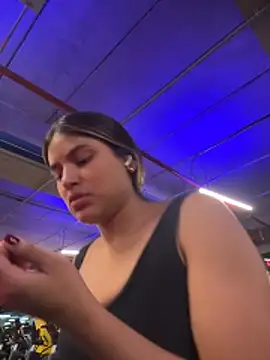 Snapshot of SaraParisi chatting on 11.07.25 SaraParisi online show from 11.07.25