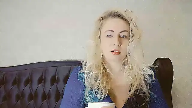 Snapshot of Olesya chatting on 01.09.26 Olesya online show from 01.09.26