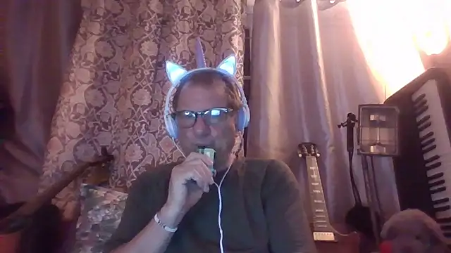 Snapshot of coryassman chatting on 07.21.26 coryassman online show from 07.21.26