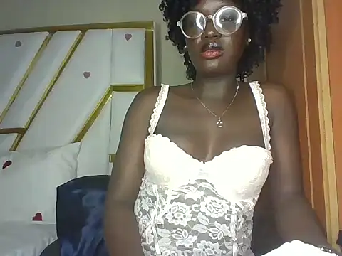 cutesmiling online show from 03.13.25