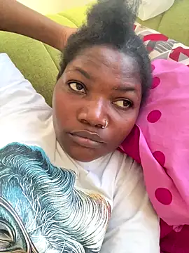 Snapshot of shishbabe chatting on 10.25.25 shishbabe online show from 10.25.25