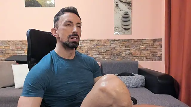 HotHunkTrainer online show from 06.13.26