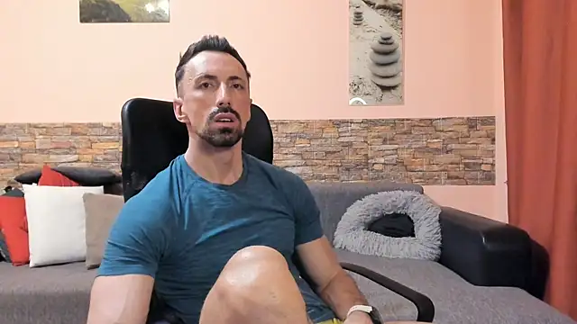 HotHunkTrainer online show from 06.18.26