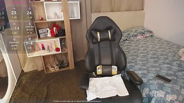 Snapshot of Imkitty-Horny chatting on 12.22.24 Imkitty-Horny online show from 12.22.24