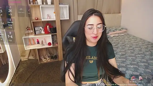 Snapshot of Imkitty-Horny chatting on 01.05.25 Imkitty-Horny online show from 01.05.25