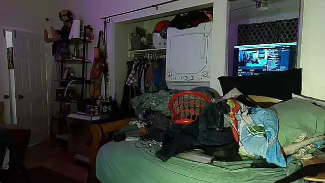 Snapshot of badboybrad11 chatting on 10.25.25 badboybrad11 online show from 10.25.25