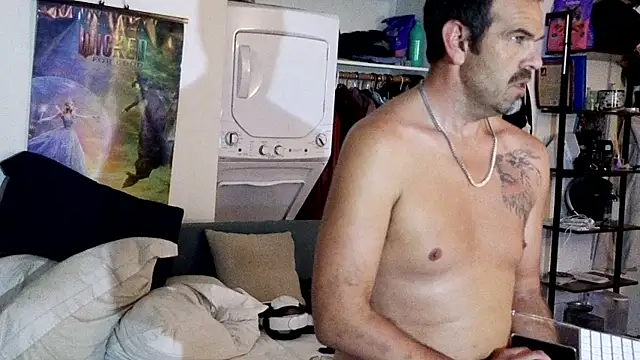 Snapshot of badboybrad11 chatting on 04.03.26 badboybrad11 online show from 04.03.26