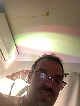 Snapshot of badboybrad11 chatting on 04.06.26 badboybrad11 online show from 04.06.26