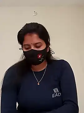 Snapshot of Cute_Nipa chatting on 01.08.25 Cute Nipa online show from 01.08.25