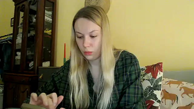 Scarlettford online show from 12.12.24