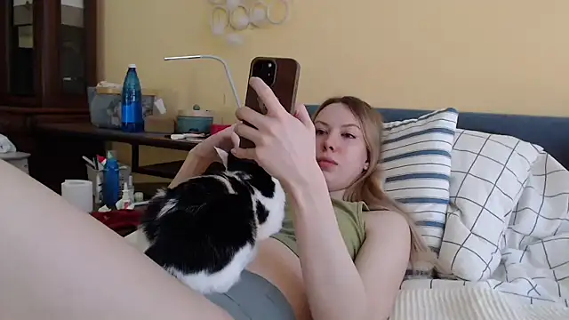 Scarlettford online show from 02.21.25