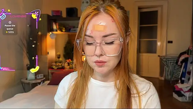 Snapshot of Sargonium999 chatting on 10.20.25 Sargonium999 online show from 10.20.25