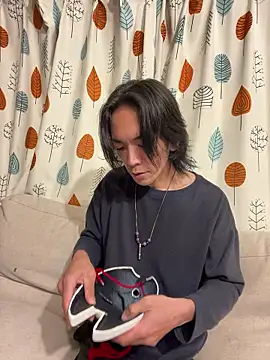 Katakuriko-Denpun online show from 12.16.25