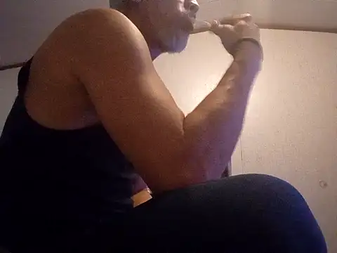 Xoc8  online show from 02.13.25