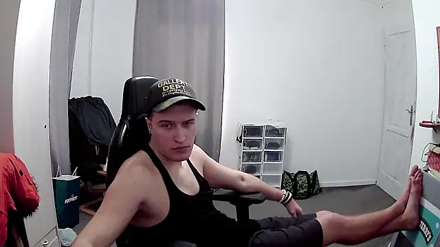Snapshot of PKrisztian chatting on 03.22.26 PKrisztian online show from 03.22.26