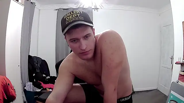 Snapshot of PKrisztian chatting on 04.05.26 PKrisztian online show from 04.05.26