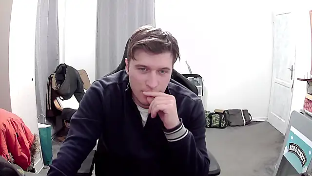 Snapshot of PKrisztian chatting on 04.13.26 PKrisztian online show from 04.13.26
