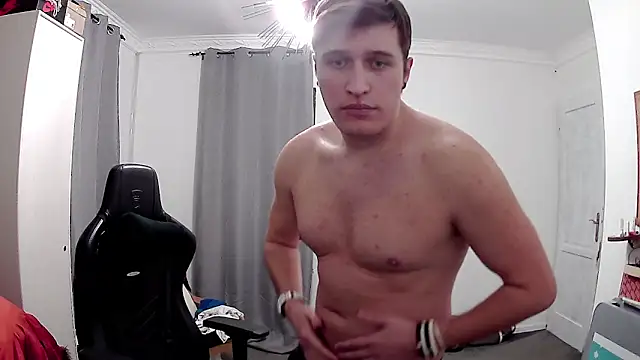 Snapshot of PKrisztian chatting on 04.18.26 PKrisztian online show from 04.18.26