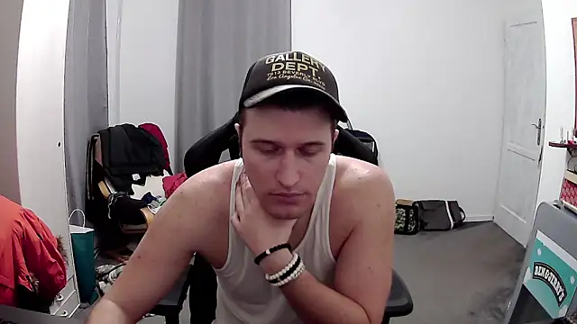 Snapshot of PKrisztian chatting on 04.22.26 PKrisztian online show from 04.22.26