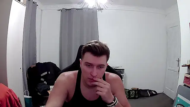 Snapshot of PKrisztian chatting on 05.22.26 PKrisztian online show from 05.22.26