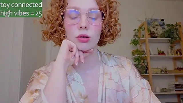 Snapshot of _lightmyfire chatting on 09.17.25 lightmyfire online show from 09.17.25