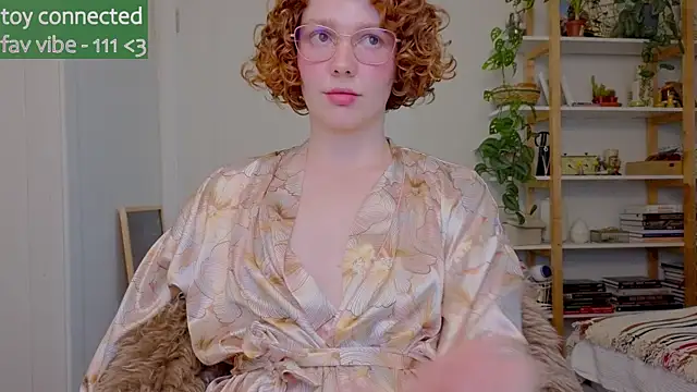 Snapshot of _lightmyfire chatting on 10.05.25 lightmyfire online show from 10.05.25