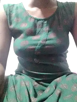 Snapshot of rituporna2004 chatting on 01.22.25 rituporna2004 online show from 01.22.25