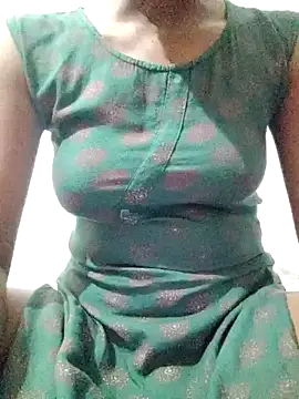 Snapshot of rituporna2004 chatting on 03.03.25 rituporna2004 online show from 03.03.25